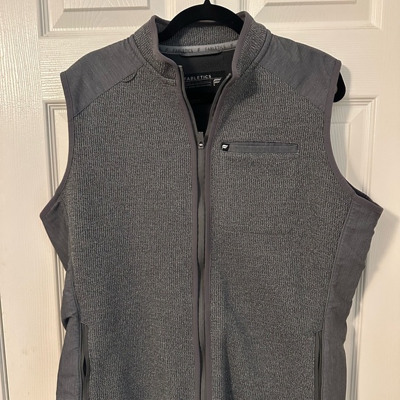 Fabletics Gray Women’s Scrubs Vest - Picture 1 of 3